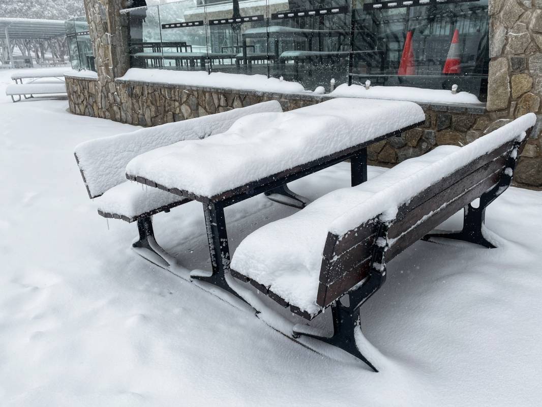 Snow piling up on the tables outside the Kooroora Hotel